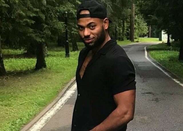 Мондезир назвал Ефременкову потребителем