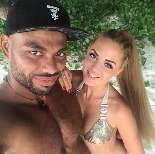 Мондезир назвал Ефременкову потребителем