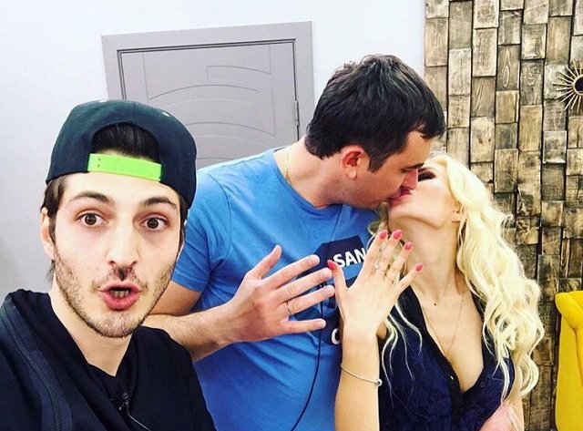 Розалия Райсон: Мы теперь женаты! Розалия Райсон: Мы теперь женаты!