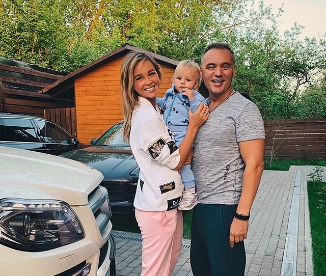 Настя Лисова оставила дочь и отправилась в отпуск в Венгрию