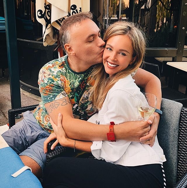 Настя Лисова оставила дочь и отправилась в отпуск в Венгрию