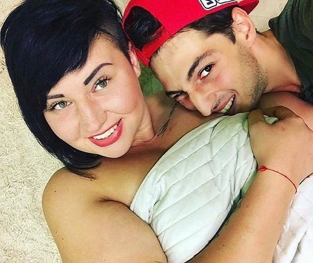 Мнение: Черно собралась рожать тройню Мнение: Черно собралась рожать тройню