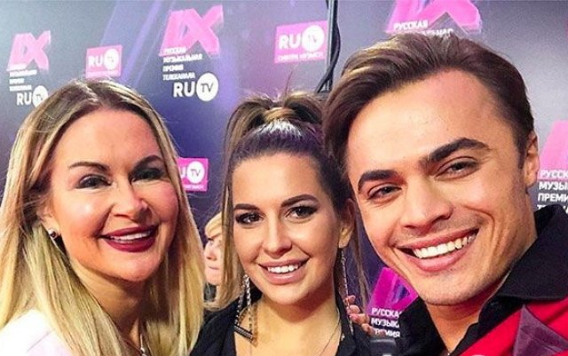 Необработанные фото Африкантовой с премии RU-TV попали в сеть Необработанные фото Африкантовой с премии RU-TV попали в сеть