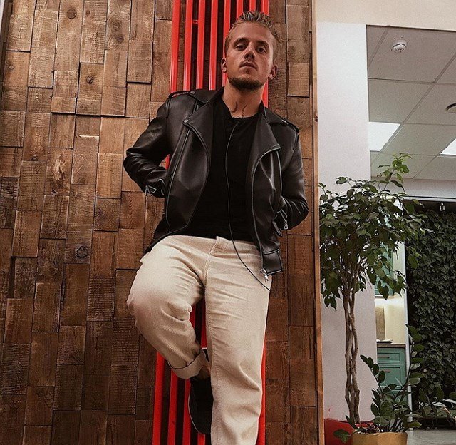 Никита Рудаков: Настя считает меня своей вещью Никита Рудаков: Настя считает меня своей вещью