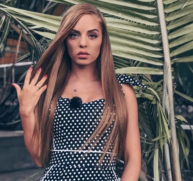 Ефременкова продолжает чудить в эфире Ефременкова продолжает чудить в эфире