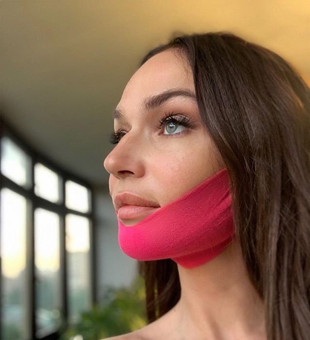 Водонаева рекламирует бесполезные приспособления