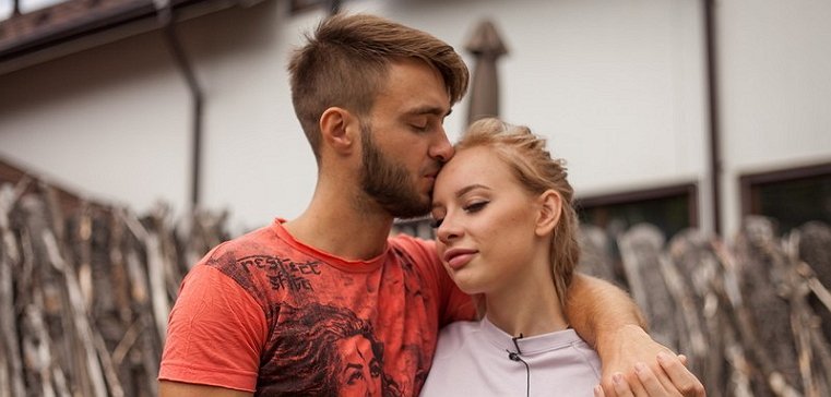 Каролина Бабенко поселилась у татуировщика