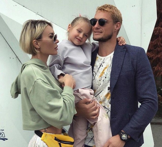 Александр Задойнов имеет огромный долг 