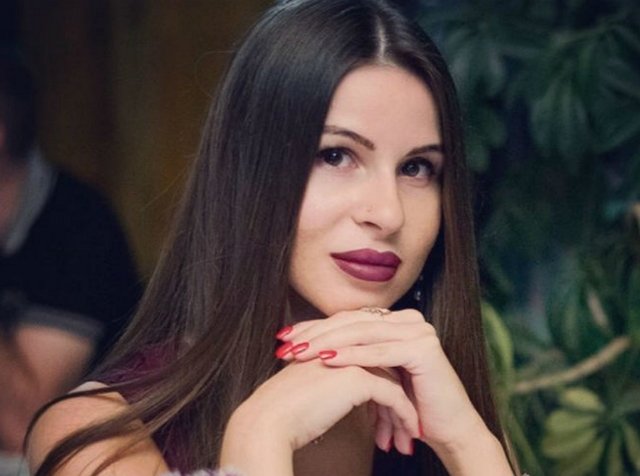 Настя Голд оказывала интим-услуги в клубе за деньги Настя Голд оказывала интим-услуги в клубе за деньги