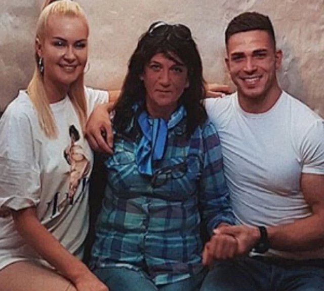 Свадьба Капаклы откладывается из-за конфликта Романа с мамой