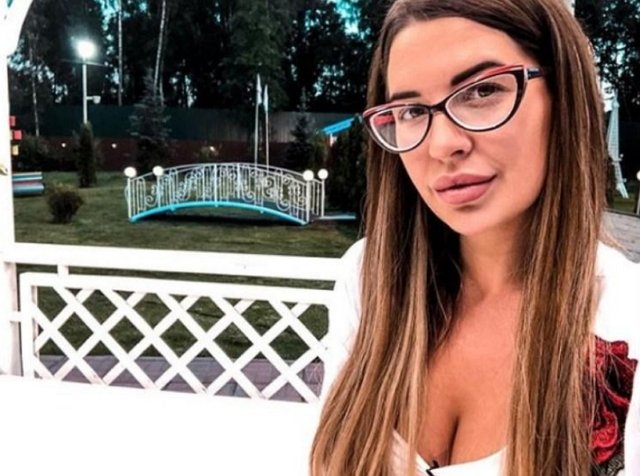 Отец Майи Донцовой добавил её в чёрный список