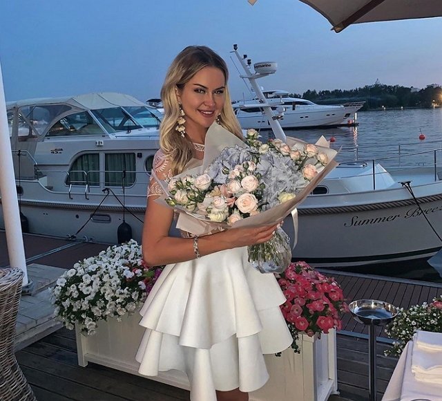 Из блога Редакции: Капаклы и Африкантова назначили свадьбу на июль