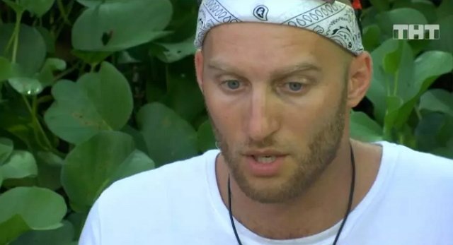 Артём Сорока предпочитает не комментировать роман с Настей Голд