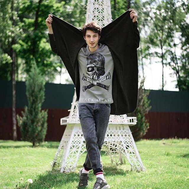 Оганесян своровал яичницу с общей кухни в старом доме