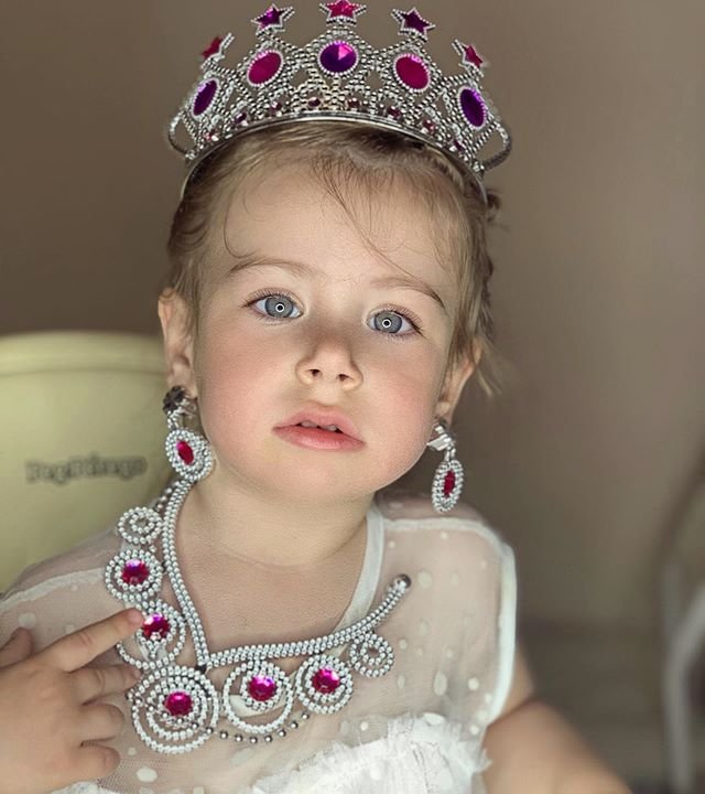 Бетти Блюменкранц в образе принцессы поразила фанатов проекта