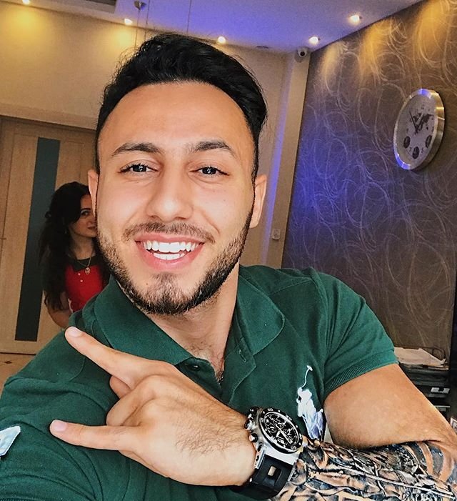 Чобанян и Пинчук сняли пошлый вайн Чобанян и Пинчук сняли пошлый вайн