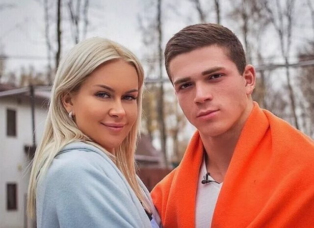 Марина Африкантова: Мы на кайфах распишемся в джинсах