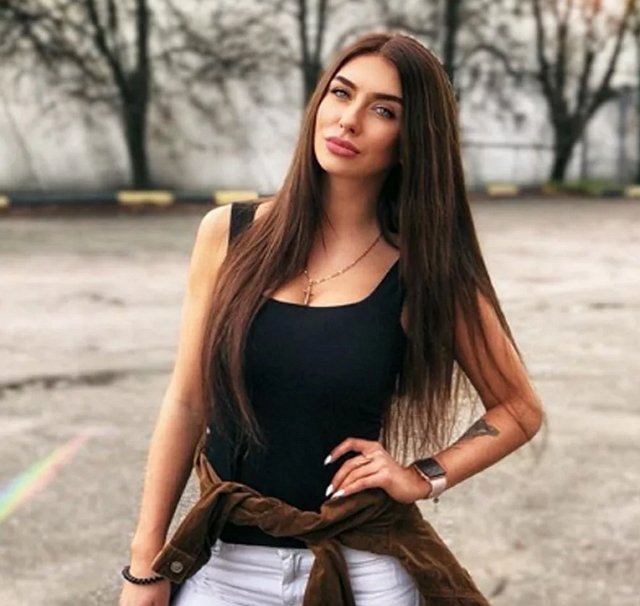 Татьяну Мусульбес затравили из-за поцелуя с отцом