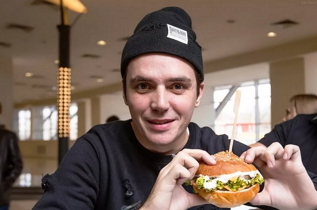 Евгений Кузин бросил Александру Артёмову накануне родов