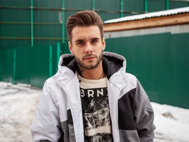 Ромашов чем-то очень насолил Ефременковой