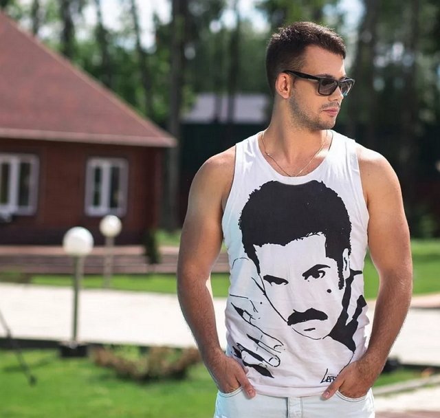 Сергей Захарьяш: Лиля встречается с парнями за деньги