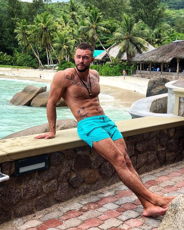 Мать Саймона Марданшина сдала сына в детдом