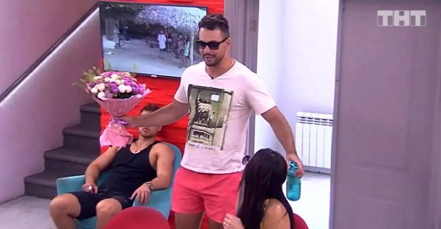 Саймон Марданшин проводит ночи в клубах