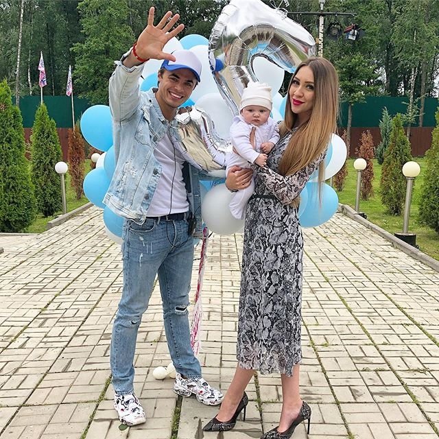 Илья Яббаров помогает Алексею Купину своим отсутствием