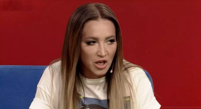 Бузова снова вернулась к обсуждению собственного неудачного брака