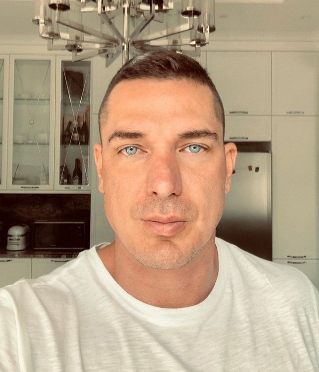 Блог редакции: Омаров готовит к изданию свою первую книгу