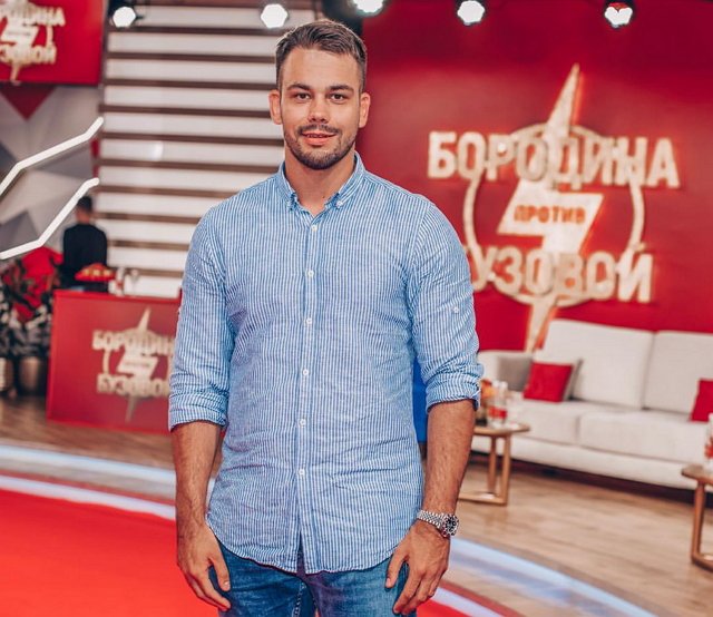 Сергей Захарьяш в ожидании новеньких девушек