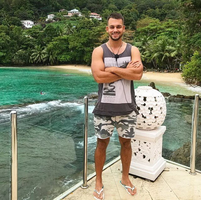 Сергей Захарьяш в ожидании новеньких девушек