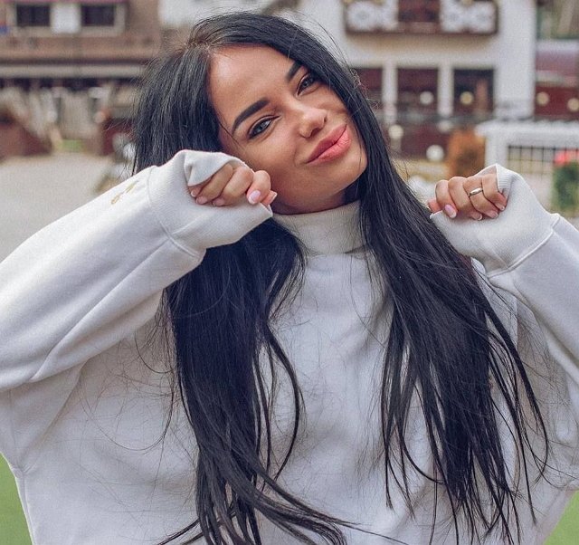 Юлия Щеглова: Он начинает себе много чего позволять