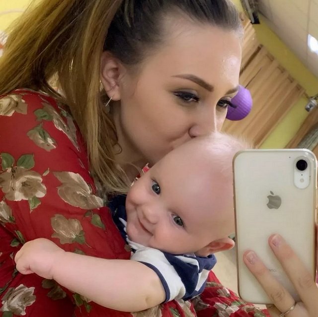 Рапунцель ревнует мать к малышу Богдану