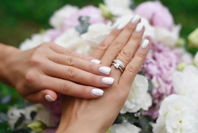 Африкантова и Капаклы купили на свадьбу дешёвые кольца