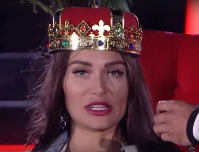 Наталья Шаронова: Общение с гостями только через турникет!