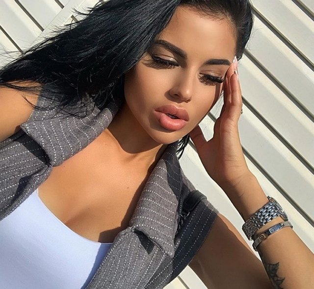 Яна Шафеева: Захар запрещает мне петь