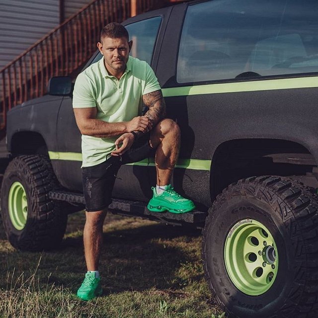 Дмитрий Савин получил по заслугам от коллектива