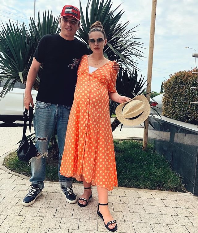 Евгений Кузин и Александра Артёмова опустились до рукоприкладства