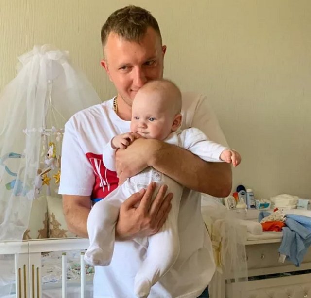 Илья Яббаров строит коттедж на берегу Волги Илья Яббаров строит коттедж на берегу Волги