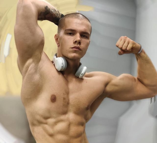 Алексей Кудряшов: Мама работала на 4 работах