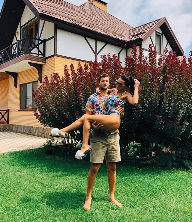 Виктор Шароваров прокомментировал беременность Саши Шевы