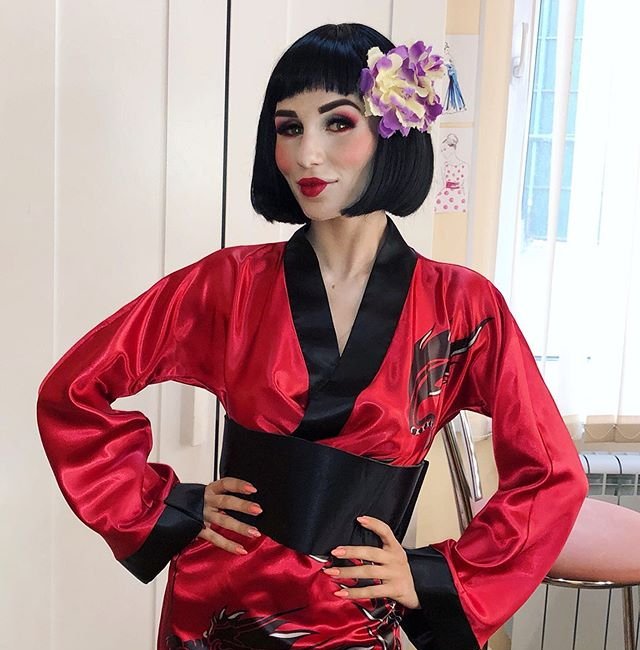 Розалия Райсон переоделась в гейшу