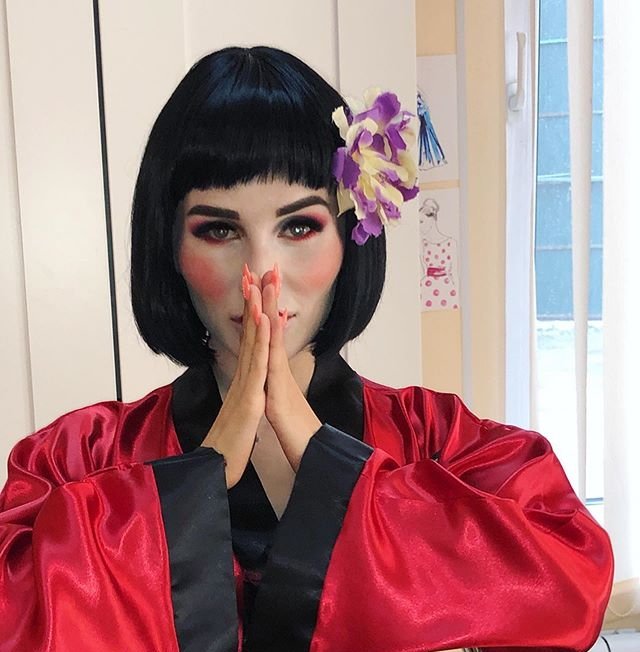 Розалия Райсон переоделась в гейшу