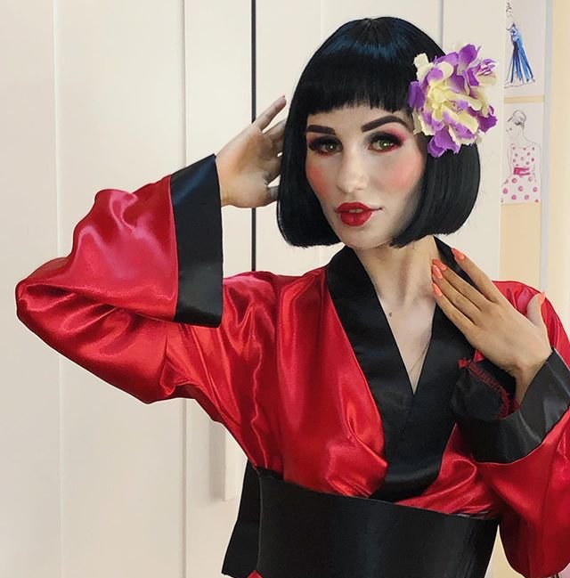 Розалия Райсон переоделась в гейшу