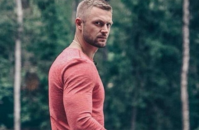 Виктор Литвинов будет строить отношения с Анной Брянской Виктор Литвинов будет строить отношения с Анной Брянской