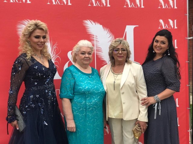 Фотографии с торжества Купиных