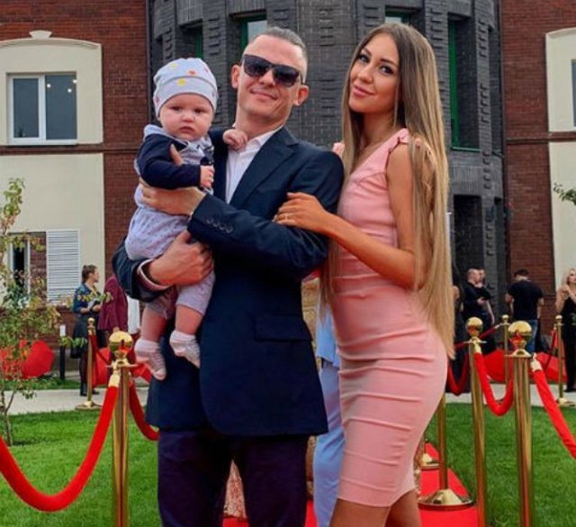 Алёна Савкина и Роман Макеев намереваются пожениться Алёна Савкина и Роман Макеев намереваются пожениться