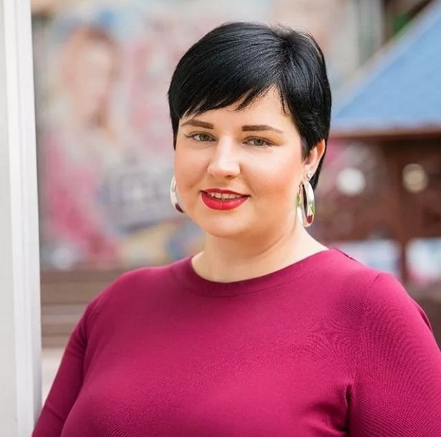 Саша Черно возмущена легкомыслием младшей сестры Саша Черно возмущена легкомыслием младшей сестры