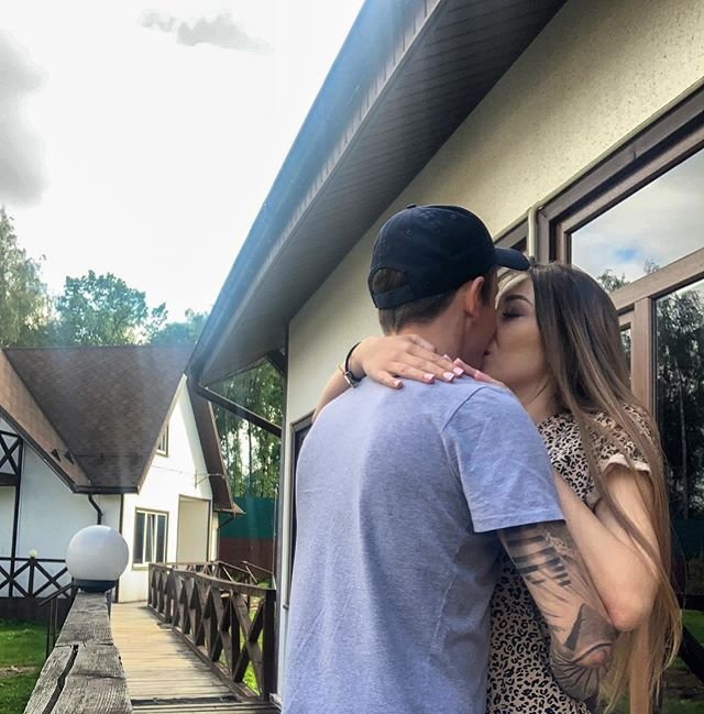 Получили огласку ролевые игры Алёны Савкиной и Романа Макеева 